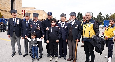 Çankaya Belediyesi, Kore Gazisini Ata’nın Huzuruna Götürdü