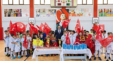 Çocuklar futsalı çok sevdi - Yoğun ilgi yeni turnuva getirdi