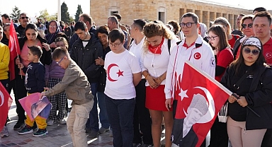 Cumhuriyetin 100 + 1’nci yılda ATA’nın huzurunda