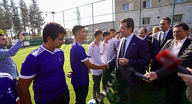 EKREM İMAMOĞLU: İBB olarak İstanbul halkı adına, TBB olarak Türkiye'deki yerel yönetimler adına, deprem şehirlerinin yanında olmaya kararlıyız.