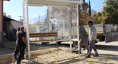 Elmalı'nın dört mahallesine otobüs durağı 