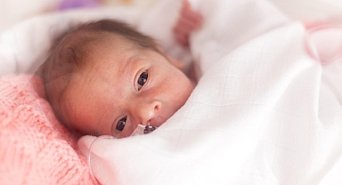 Erken doğan bebeklerde göz muayenesi hayati önem taşıyor