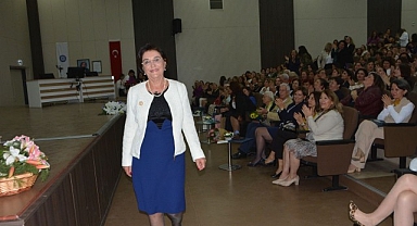 EÜ Hemşirelik Fakültesinde Prof. Dr. Ayfer Karadakovan emekliliğe uğurlandı