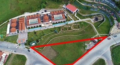 Gölcük Belediyesi’nden Yazlık’ta otel yapımı şartıyla yer satışı.