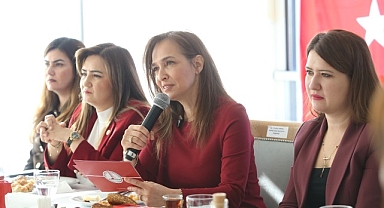 İzmir’in güçlü kadınları Karşıyaka’da buluştu