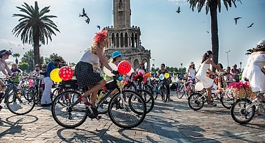 İzmir, Uluslararası Avrupa Demokrasi Başkenti Unvanı için son beşte