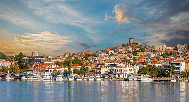 Jolly, 19. Ayvalık Uluslararası Zeytin Hasadı Festivali'nde Yerini Aldı
