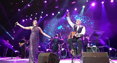 Kadıköy’de “Öğretmenler Günü” Eda ve Metin Özülkü konseriyle kutlandı