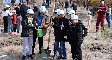 Kahramankazan’da Milli Ağaçlandırma Günü kapsamında fidan dikme etkinliği gerçekleştirildi.