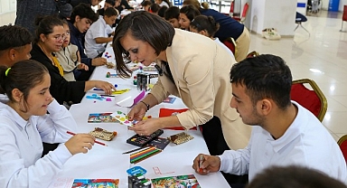 Karabağlar'da özel çocuklardan Atatürk’e sevgi resimleri