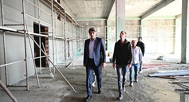 Kartepe Belediye Başkanı Av.M.Mustafa Kocaman, yapımı hızla devam eden Kartepe İtfaiye Müfreze binası çalışmalarını yerinde inceledi. 