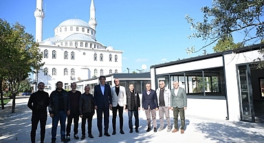 Kartepe Belediye Başkanı Av.M.Mustafa Kocaman, yapımı hızla devam eden Köseköy Meydan Projesi’nde incelemelerde bulundu.