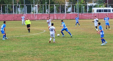Kemer Belediye Merkez Spor evinde galip geldi