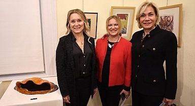 Konak’ta kadın sanatçılardan Ata’ya Saygı sergisi