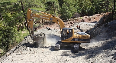 Kumluca Kuzca'da içme suyu çalışması