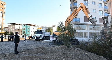 Metruk Binaların Yıkımı ile Çiğli'de Trafik Rahatlıyor
