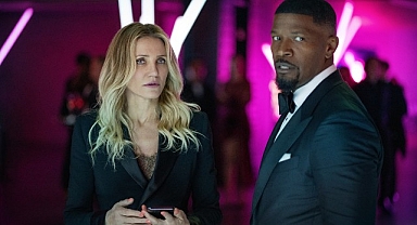 Netflix’in başrollerinde Jamie Foxx ve Cameron Diaz’a yer veren filmi Back in Action’dan yeni fragman yayınlandı.