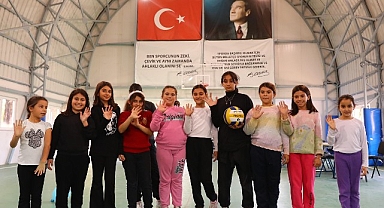 Öğrenciler ara tatillerinde Bilim Köyü'nde eğlenerek öğreniyor