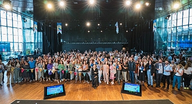 Öğretmenler, 24 Kasım’da Öğretmen Ağı’nın, Mehmet Zorlu Vakfı Ana Partnerliğinde Düzenlediği “Yaratıcı Özgüven Festivali”nde Buluşuyor.