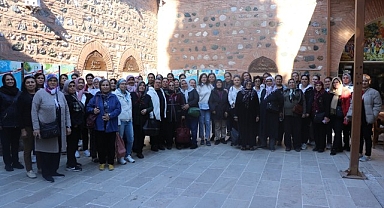 Sarıgöllü Kadınlar Manisa’yı Adım Adım Gezdi