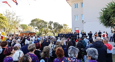 Seferihisar Belediyesi Ürkmez Doğanbey hizmet noktası yeni yerinde kapılarını açtı.