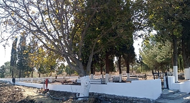 Tekeliler Mahalle Mezarlığı Yenilendi