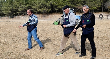 Üreticiye destek için buğday ekimi yapıldı