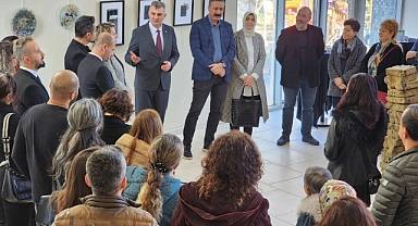 Akademisyenlerin Karma Sergisi Değirmendere Sanat Evi'nde Açıldı