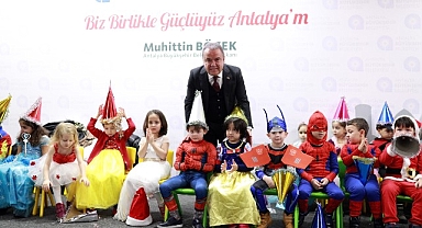Antalya Büyükşehir Belediye Başkanı Muhittin Böcek kreş sayısını 19'a çıkartacak
