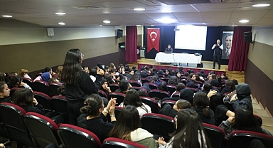 Bakırköy Belediyesi Gençleri Afetlere Karşı Bilinçlendiriyor