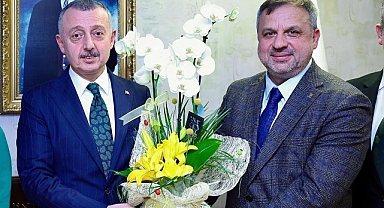 Başkan Büyükakın, kongresini tamamlayan ilçe başkanlarını kabul etti