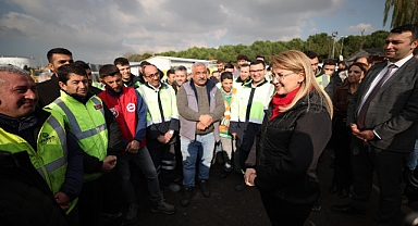 Başkan Ovalıoğlu, yılın son gününde personelle bir araya geldi
