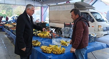 Başkan Topaloğlu’ndan Pazar esnafına kahvaltı