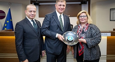 Başkan Tugay Egeli sanayicilerin konuğu oldu “Kredi verseler de vermeseler de yapacağız”