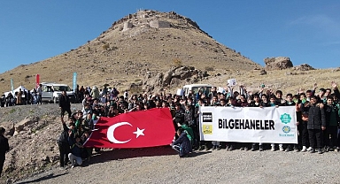Bilgehanelerin 8. Sınıf Öğrencileri Takkeli Dağ’da Zirve Yolculuğu Deneyimi Yaşadı