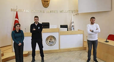 Burhaniye Belediyesi, çevre bilincini artırarak bu konuda faaliyetleriyle fark yaratıyor.