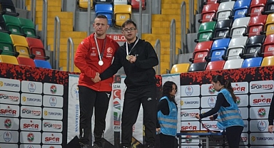 Canikli Sporcu Ali Topaloğlu Madalyaları Topladı