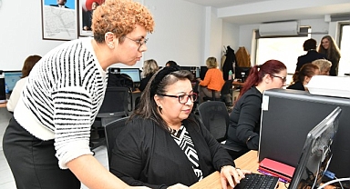 Çiğli Belediyesi’nden kadınlara destek ‘Kadınlar Dijitalde Parlıyor Projesi’
