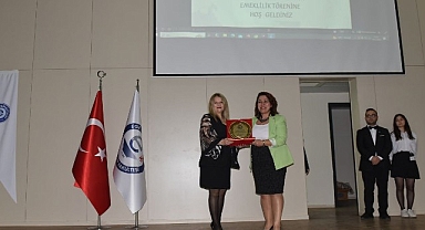 EÜ Hemşirelik Fakültesinde Prof. Dr. Esra Engin emekliliğe uğurlandı