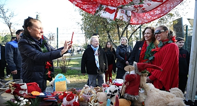 Karşıyaka’nın ‘Yeni Yıl Pazarı’na büyük ilgi