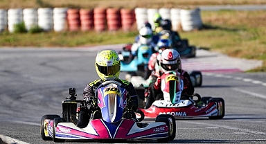 Karting Son Ayakta Büyük Çekişme