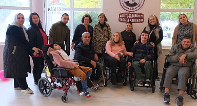 Kemer Belediyesi’nden anlamlı günde, anlamlı program
