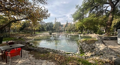 Manisa Büyükşehir, Fatih Parkı Süs Havuzu Bakım ve Onarım Çalışmalarını Tamamladı