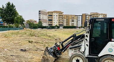 Manisa’da Yabani Ot Temizliği Çalışmaları Devam Ediyor