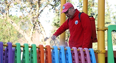 Menderes’te Parklar Dezenfekte Edildi