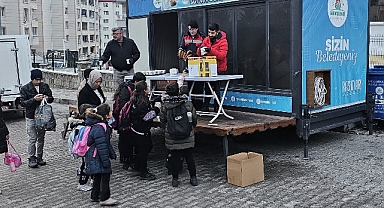 Nevşehir Belediyesi’nin Poğaça ve Süt İkramı Sürüyor