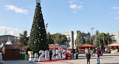 Nilüfer’de Yeni Yıl Festivali’nde eğlence ve alışveriş bir arada