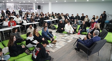 Rektör Prof. Dr. Budak, araştırma yürüten ve proje hazırlayan öğrencilerle bir araya geldi