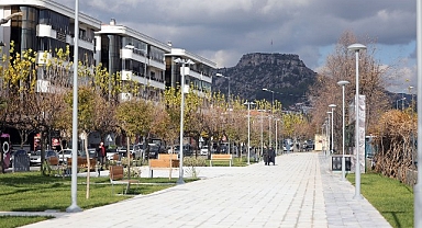 Sağlık Emekçileri Anıtı Bölgesi Yenilenen Yüzü ile Vatandaştan Tam Not Aldı