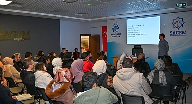 Selçuklu Aile Gelişim Merkezi (SAGEM) tarafından ailelere yönelik olarak “Çocukla İletişim ve Çiftler Arasında Etkili İletişim” konulu seminer düzenlendi.